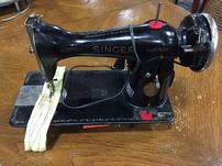 Vintage Singer Sewing Machine 202//151